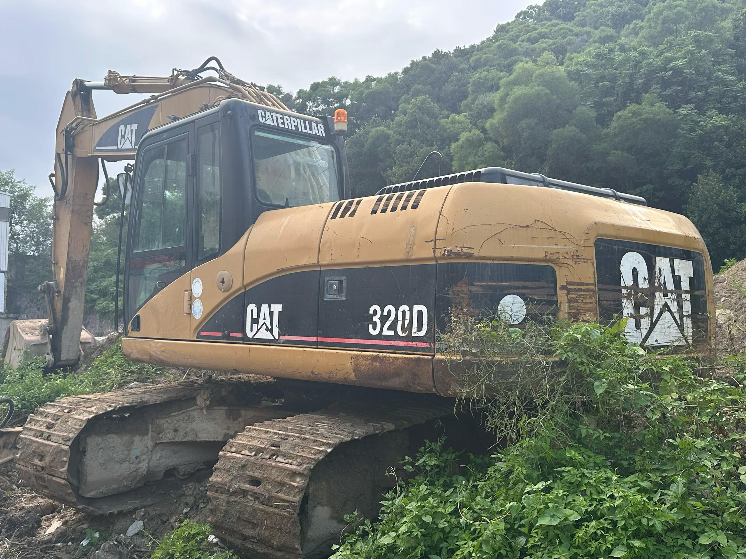 Buy Caterpillar 320D Used Excavator / 1