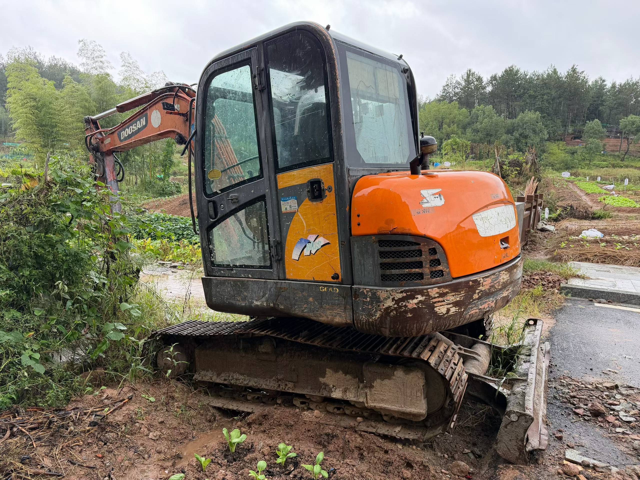 Buy Doosan DH60-7 Used Excavator / 2