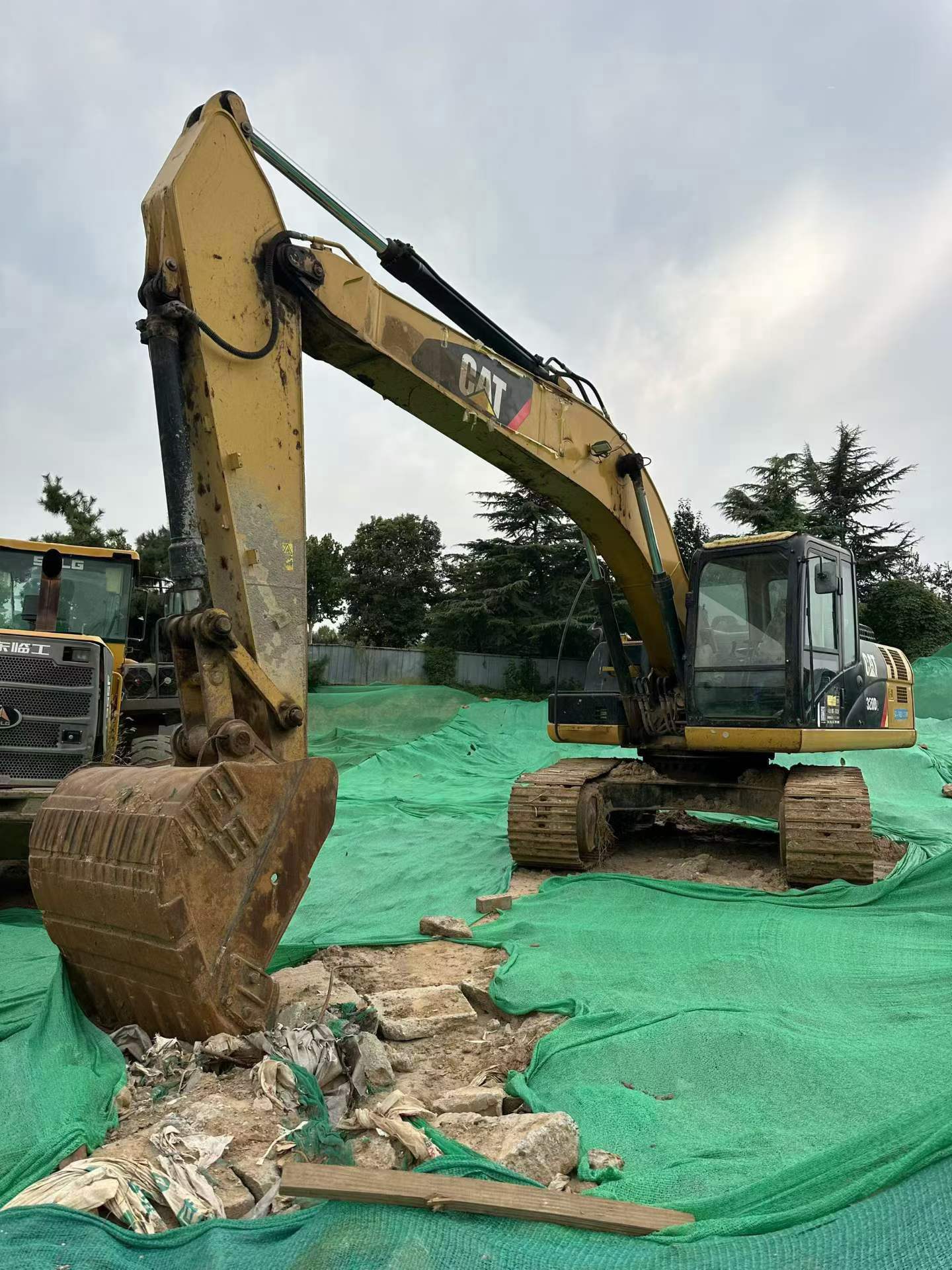 Buy Caterpillar 320D Used Excavator / 4
