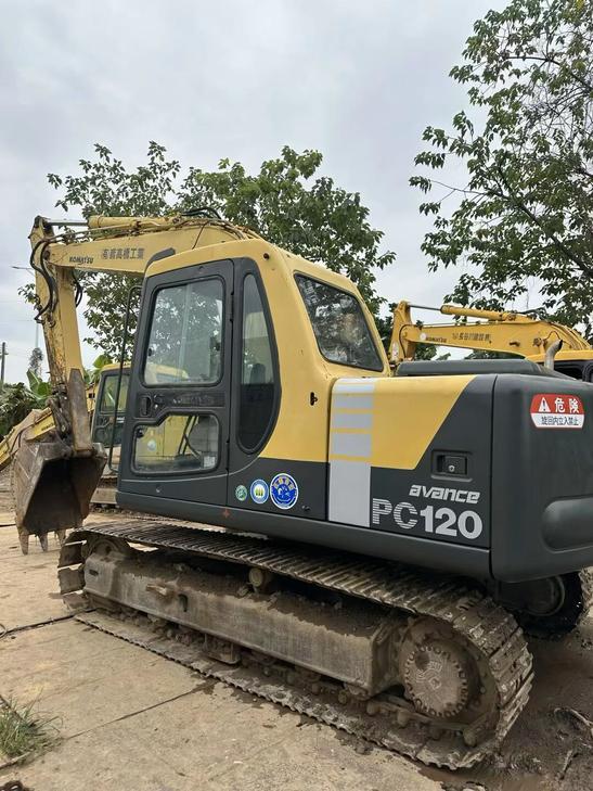 Buy Komatsu PC120-6 Used Excavator / 1