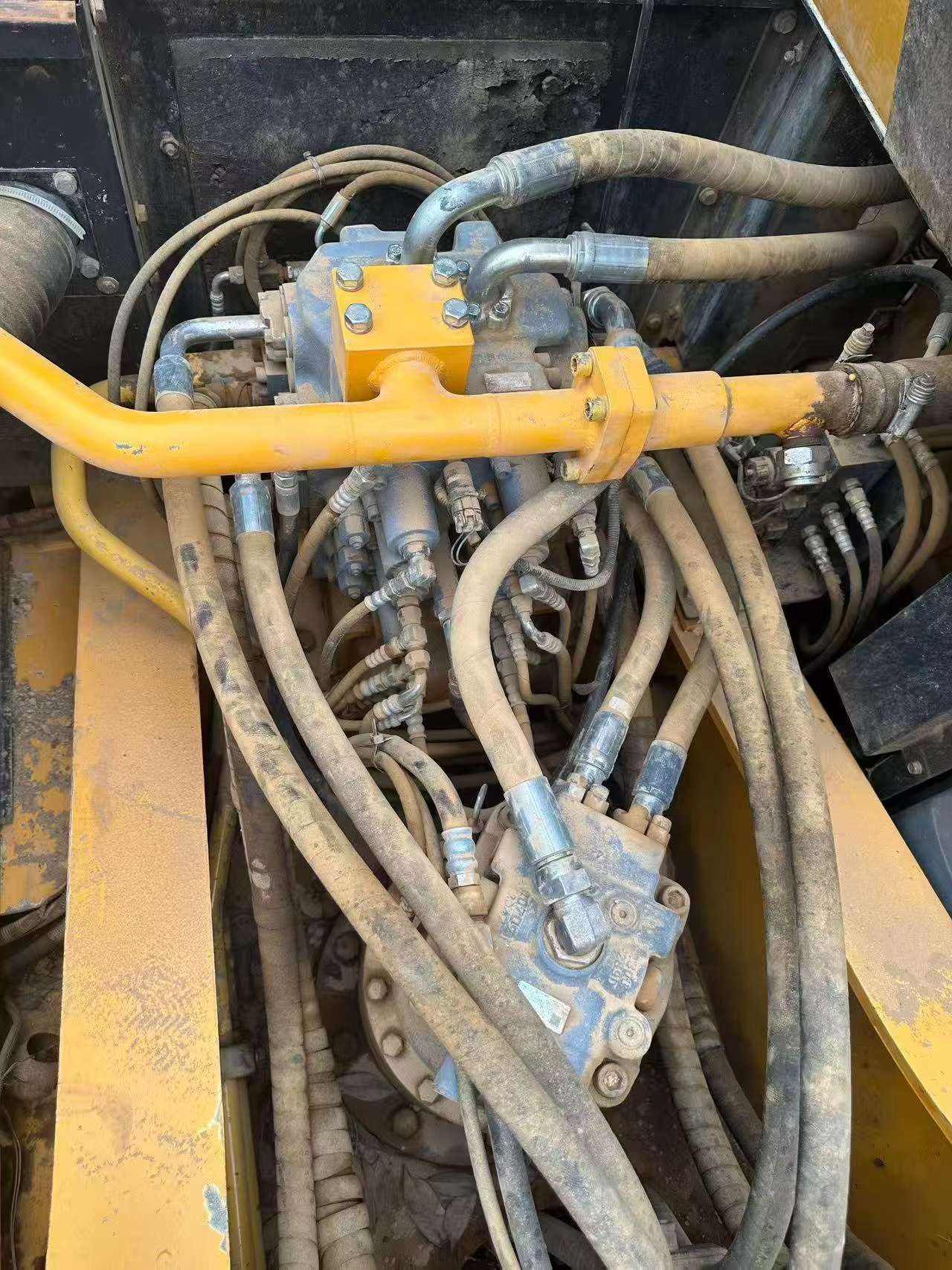 Buy Kato HD820 Used Excavator / 2