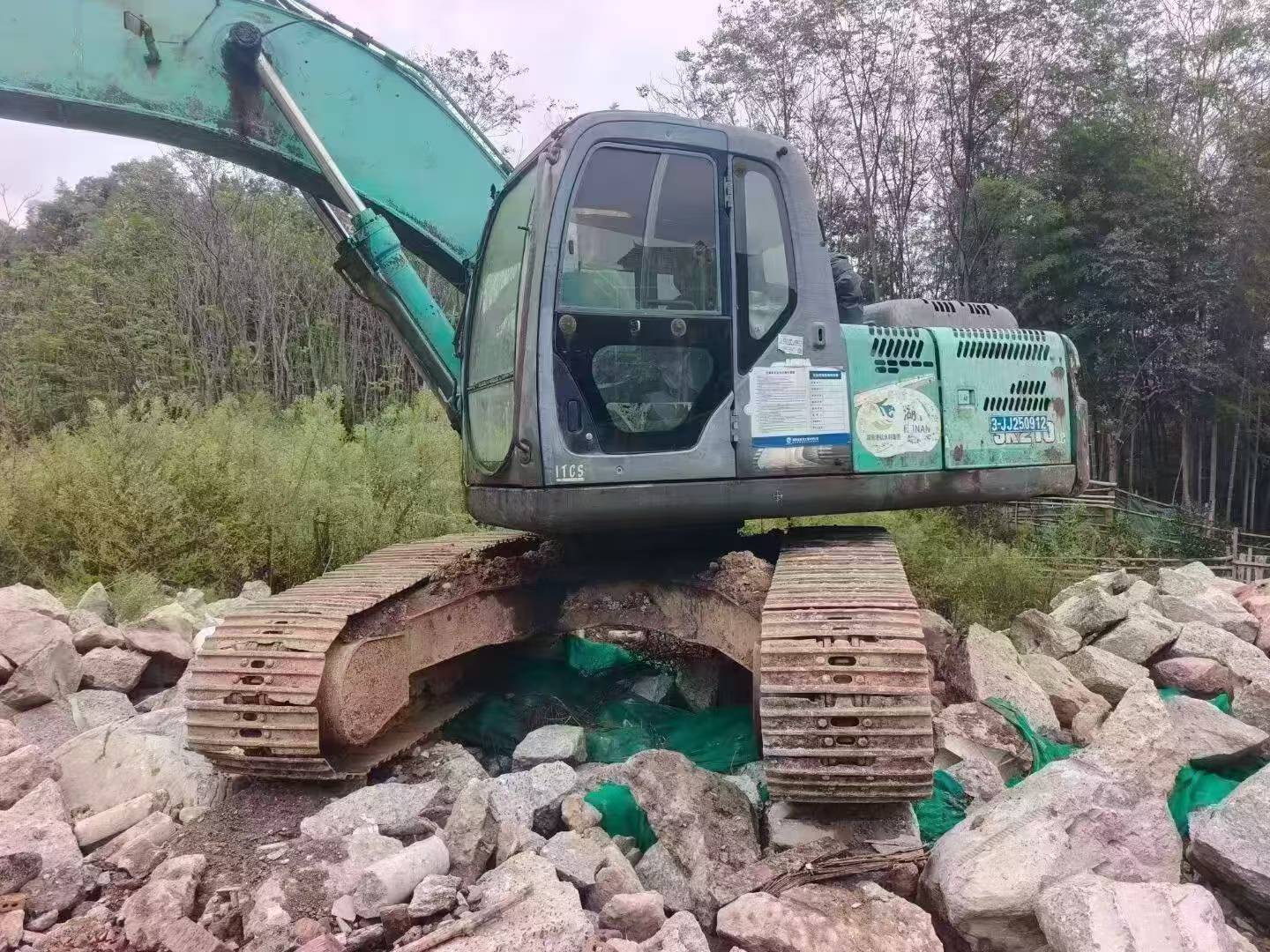 Buy Kobelco SK210-6 Used Excavator / 1