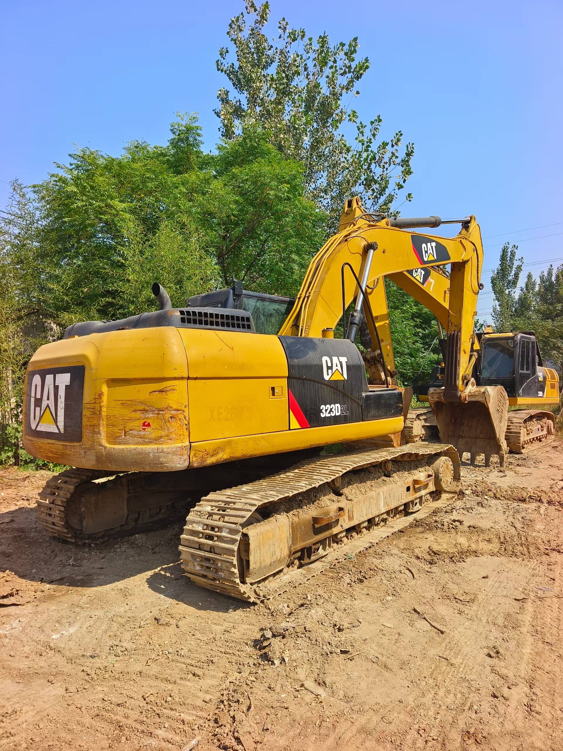 Buy Caterpillar 323D2L Used Excavator / 8 Buy Caterpillar 323D2L Used Excavator / 8