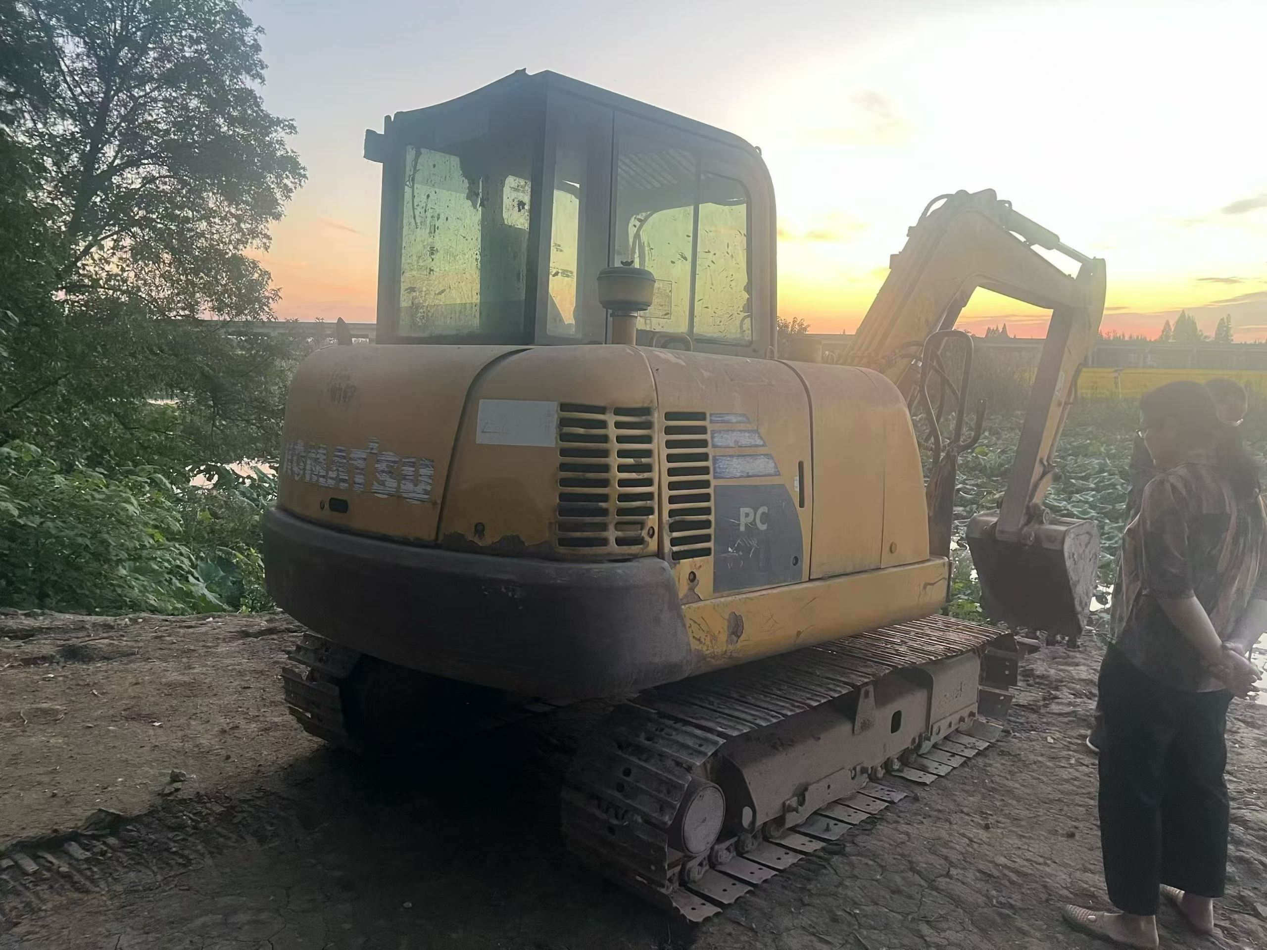 Buy Komatsu PC56-7 Used Excavator / 1