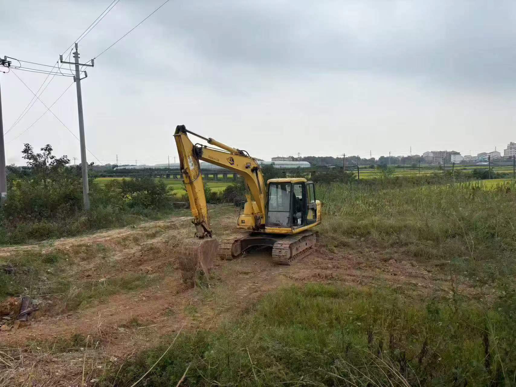 Buy Komatsu PC120-6 Used Excavator / 2 Buy Komatsu PC120-6 Used Excavator / 2