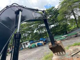 Buy Kato HD1023-LC Used Excavator / 4 Buy Kato HD1023-LC Used Excavator / 4