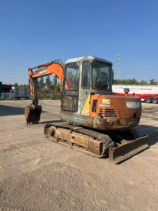 Buy Doosan DH55 Used Excavator / 1