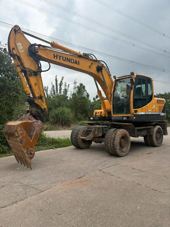 Buy Hyundai R150-7 Used Excavator / 1