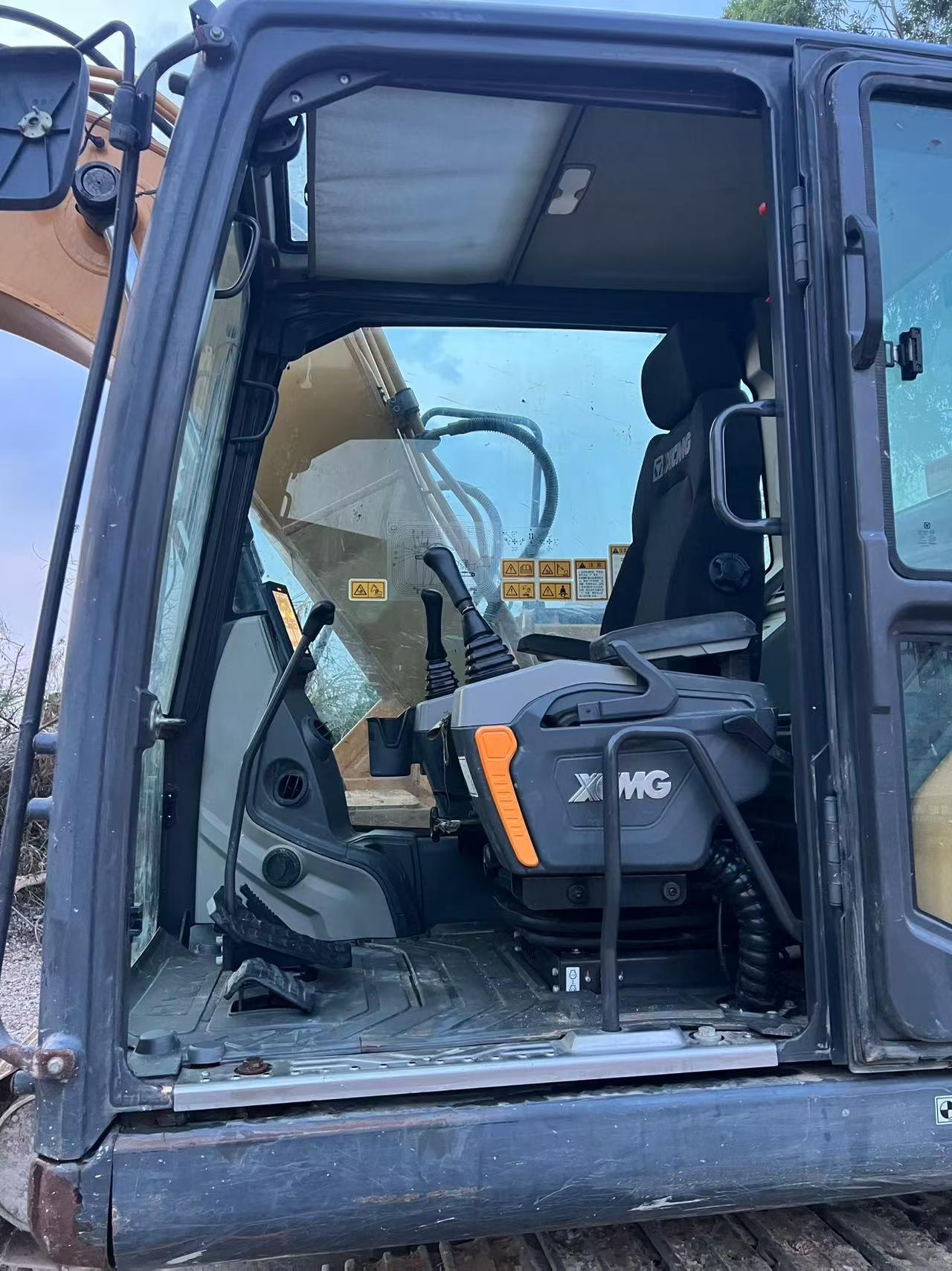 Buy XCMG XE135GA Used Excavator / 3 Buy XCMG XE135GA Used Excavator / 3