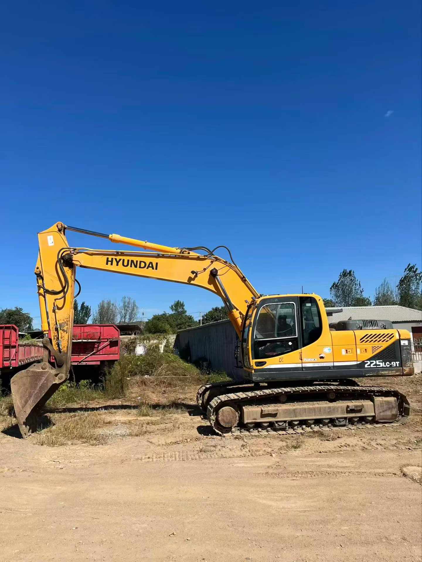 Buy Hyundai R225-7 Used Excavator / 3 Buy Hyundai R225-7 Used Excavator / 3