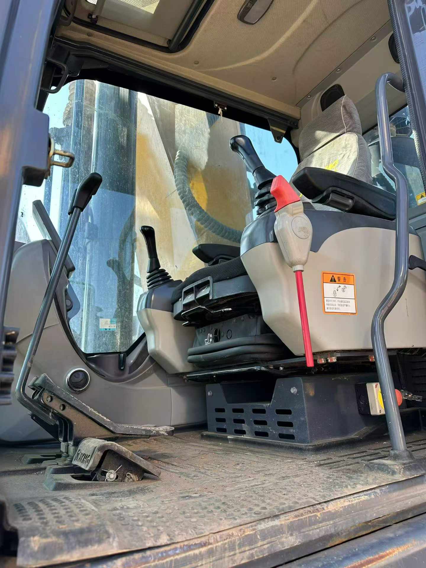 Buy XCMG XE550DK Used Excavator / 9 Buy XCMG XE550DK Used Excavator / 9