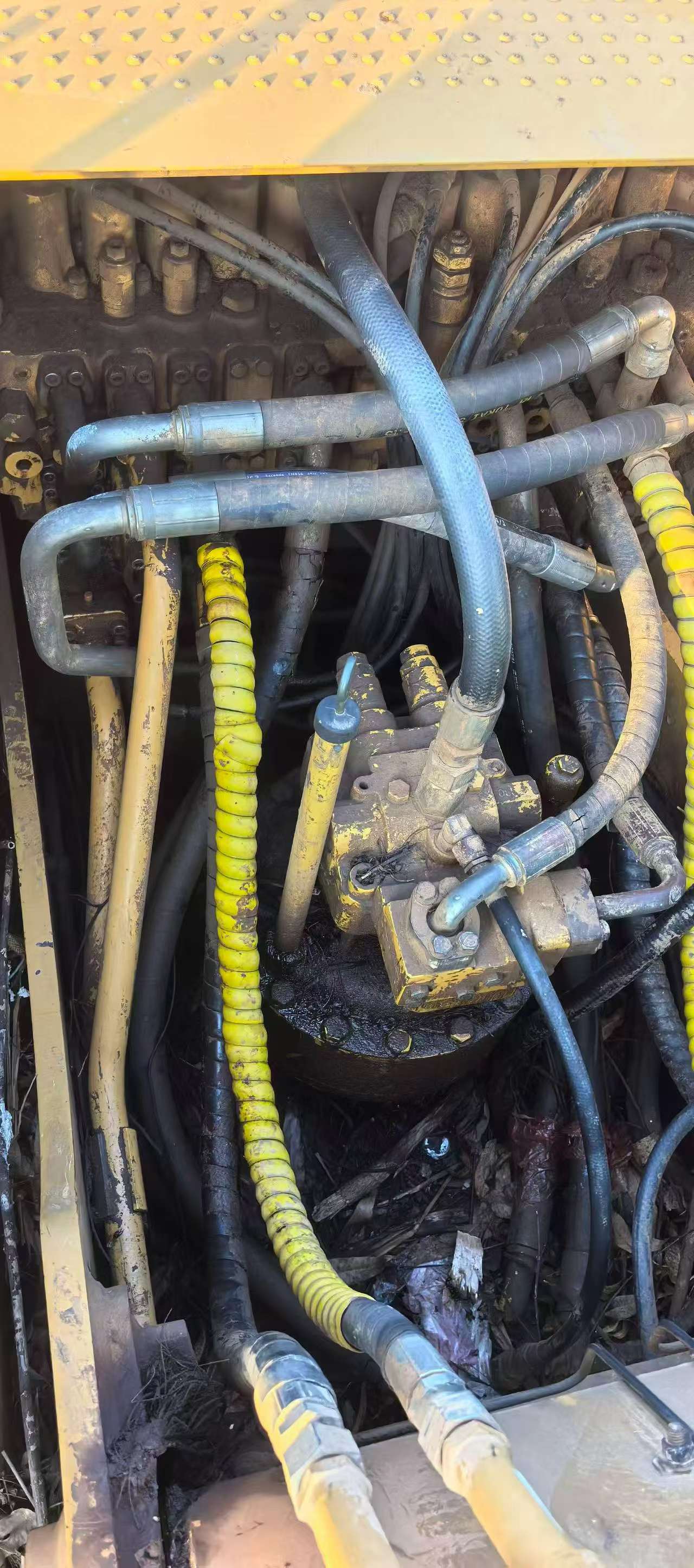 Buy Caterpillar 320D Used Excavator / 7