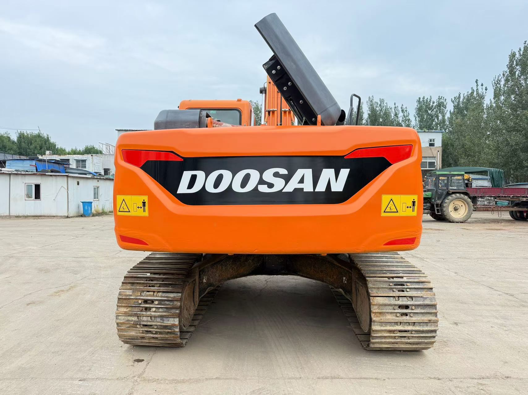 Buy Doosan DH220 Used Excavator / 3 Buy Doosan DH220 Used Excavator / 3
