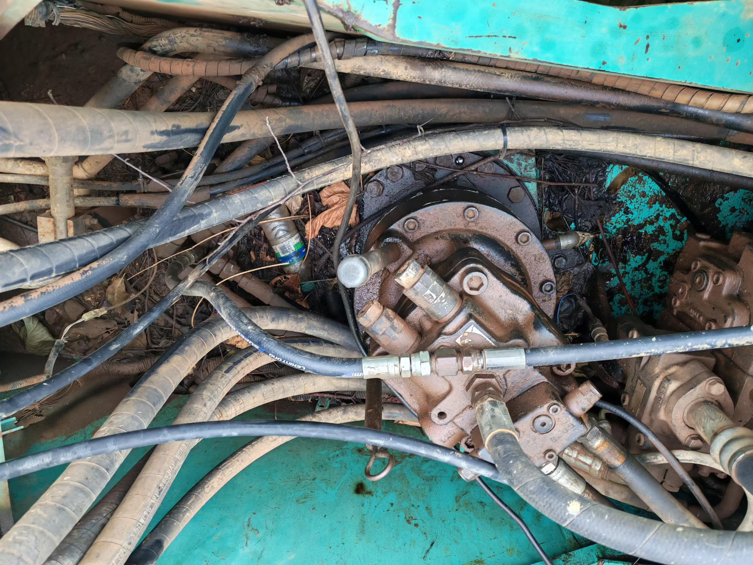 Buy Kobelco SK200-2 Used Excavator / 9 Buy Kobelco SK200-2 Used Excavator / 9