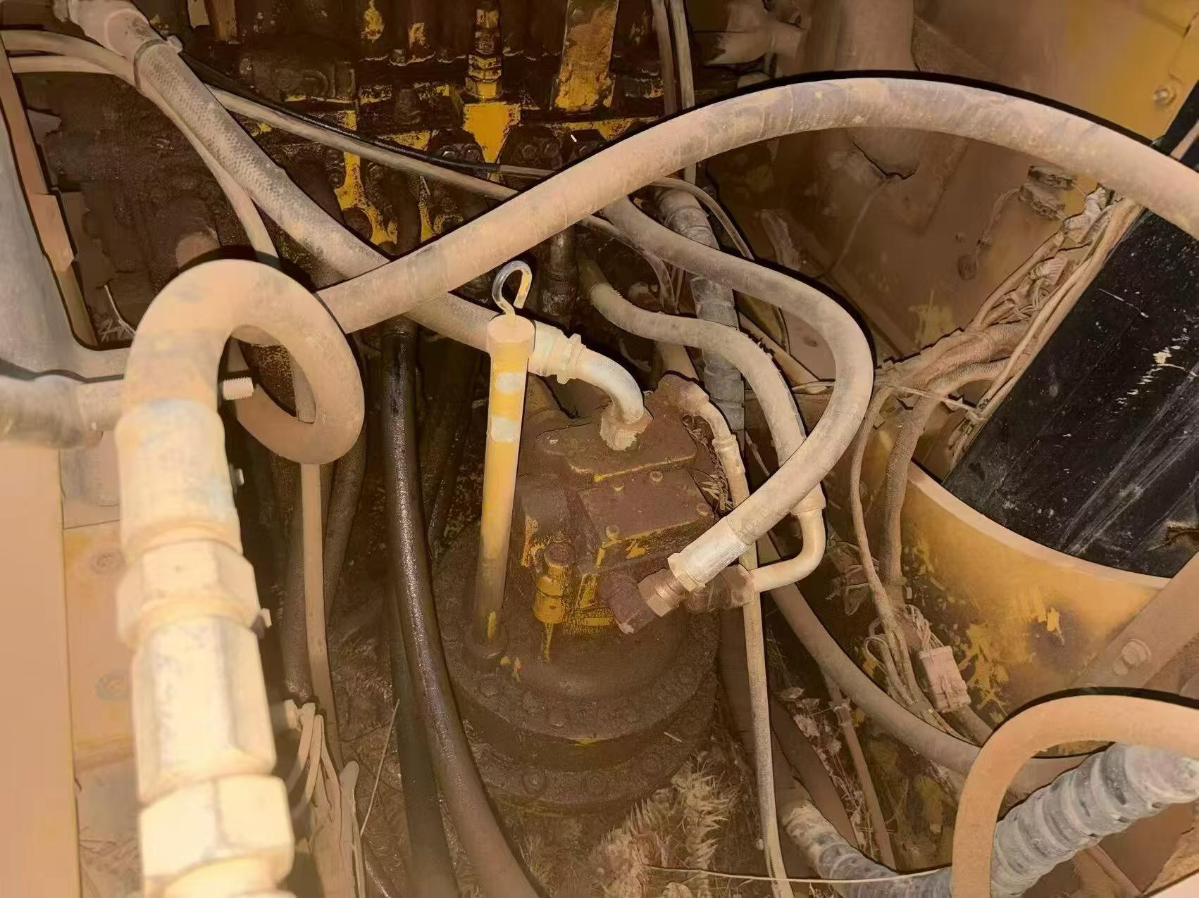 Buy Caterpillar 323 Used Excavator / 8