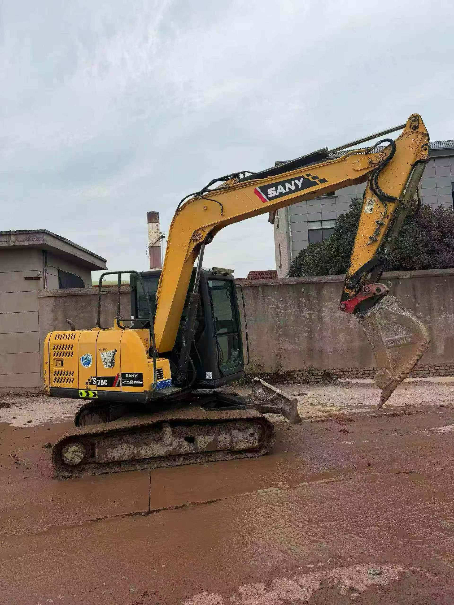 Buy Sany SY65C Used Excavator / 2 Buy Sany SY65C Used Excavator / 2