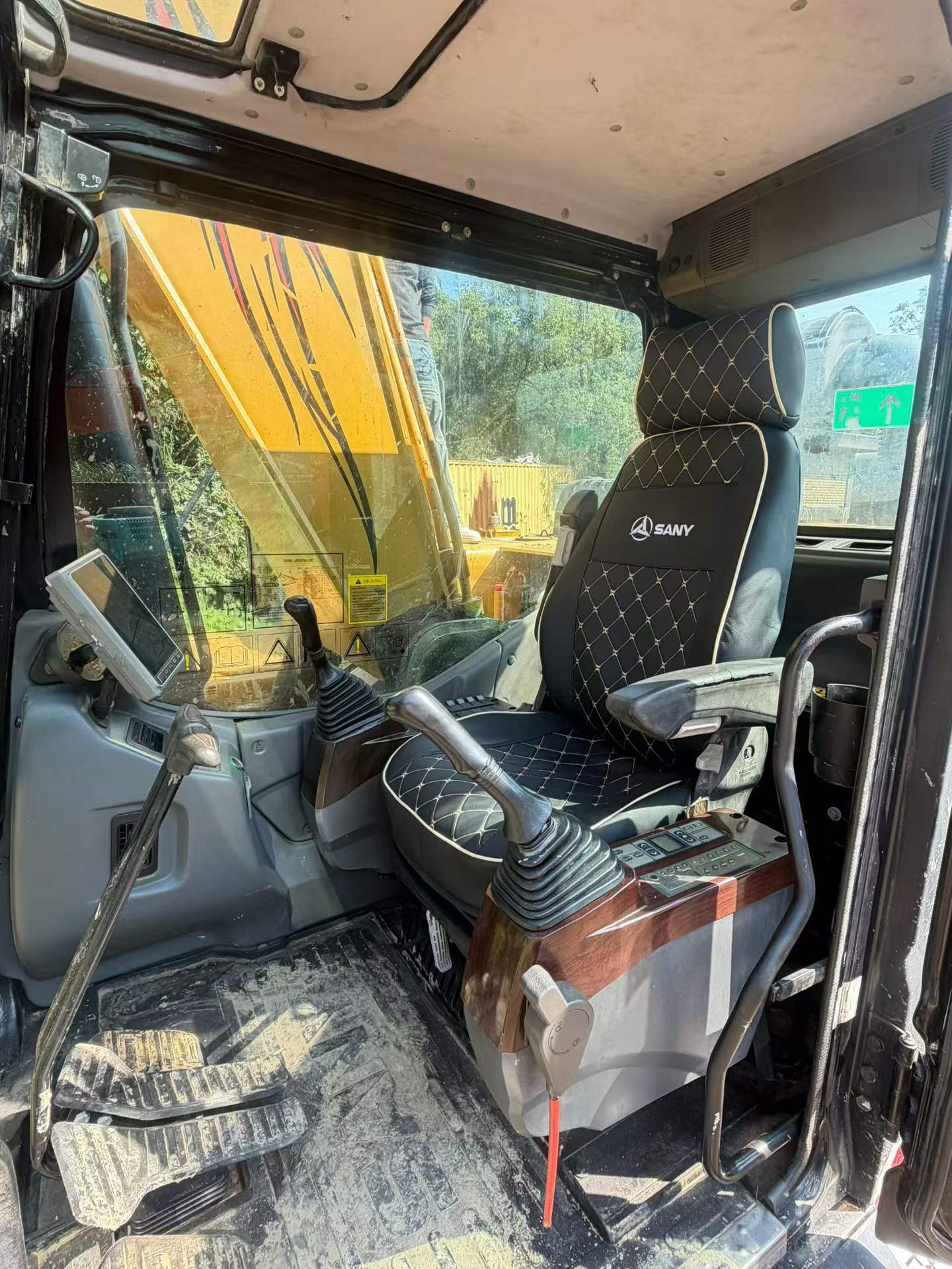 Buy Sany SY245H Used Excavator / 4 Buy Sany SY245H Used Excavator / 4