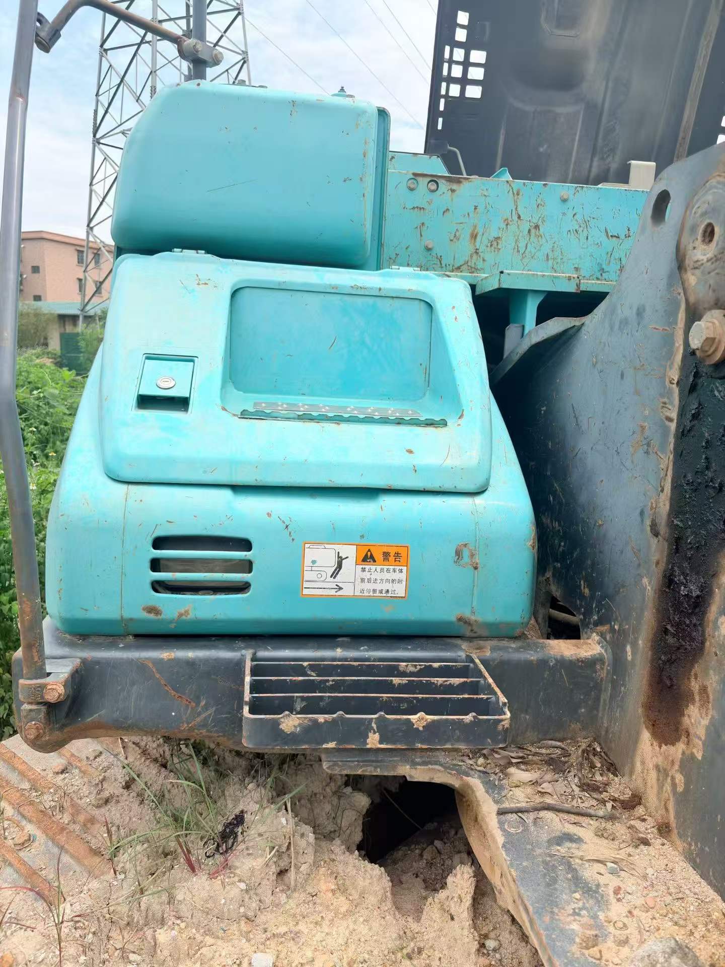 Buy Kobelco SK200 Used Excavator / 3 Buy Kobelco SK200 Used Excavator / 3