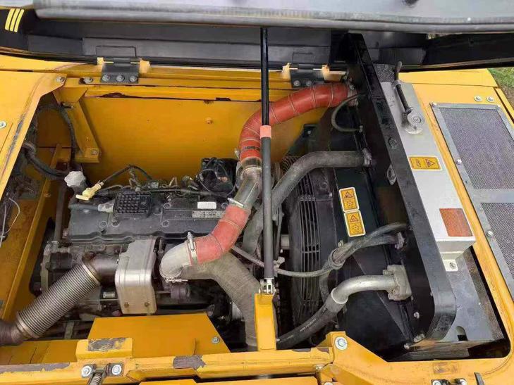 Buy XCMG XE215GA Used Excavator / 1