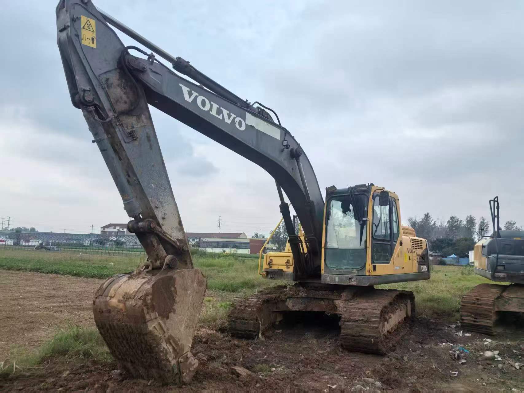 Buy Volvo EC210B Used Excavator / 1