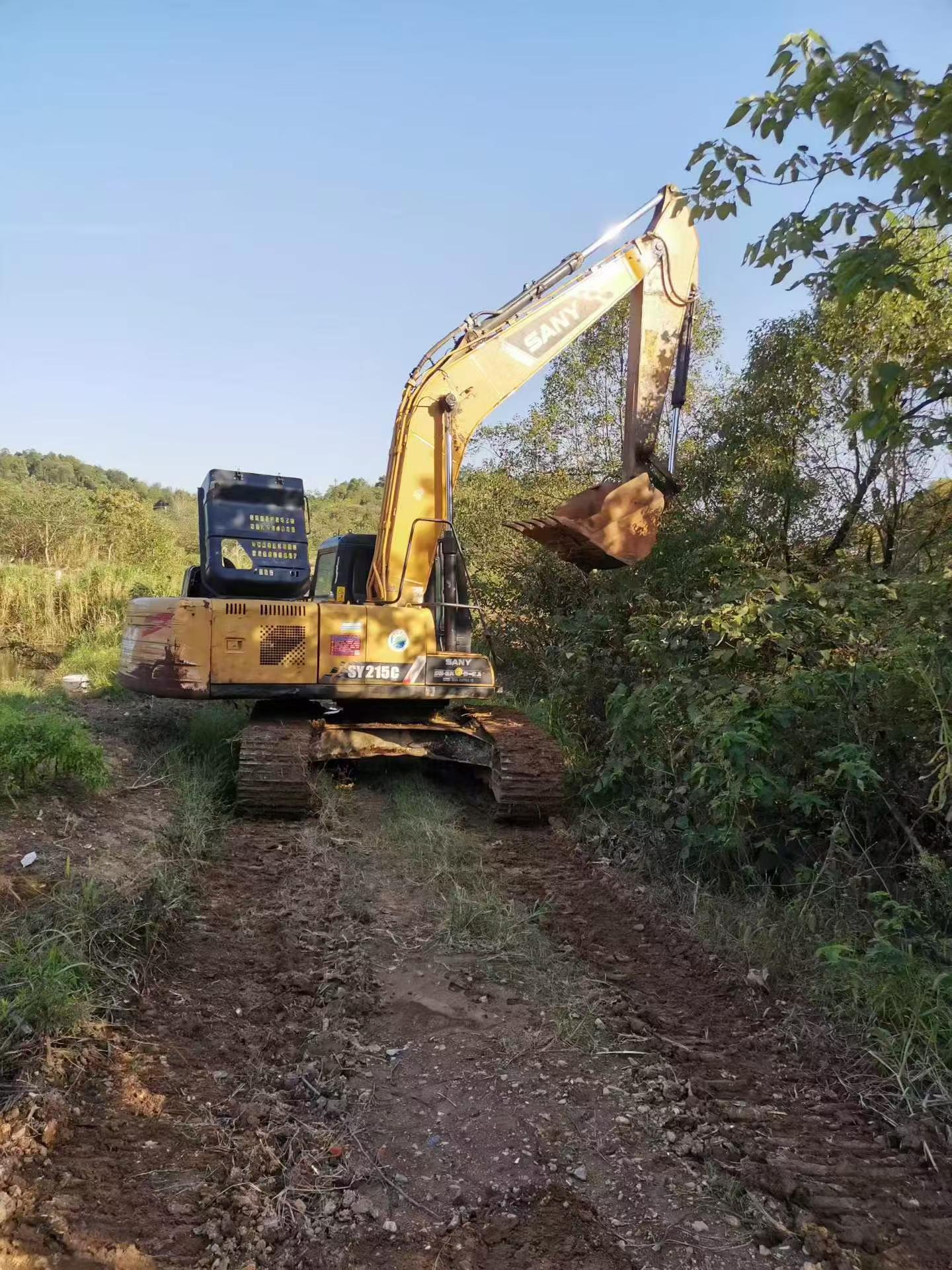 Buy Sany SY215C-8 Used Excavator / 2 Buy Sany SY215C-8 Used Excavator / 2