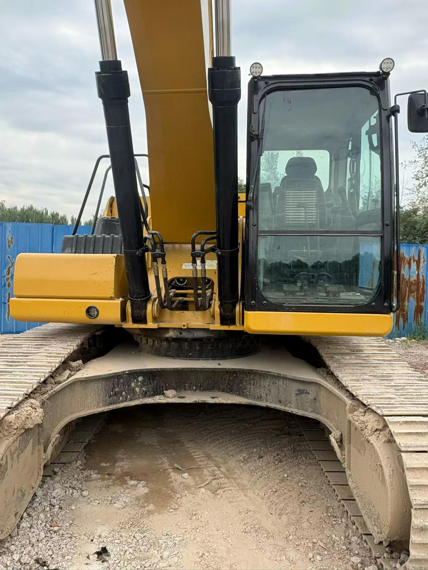 Buy Caterpillar 330B Used Excavator / 5 Buy Caterpillar 330B Used Excavator / 5