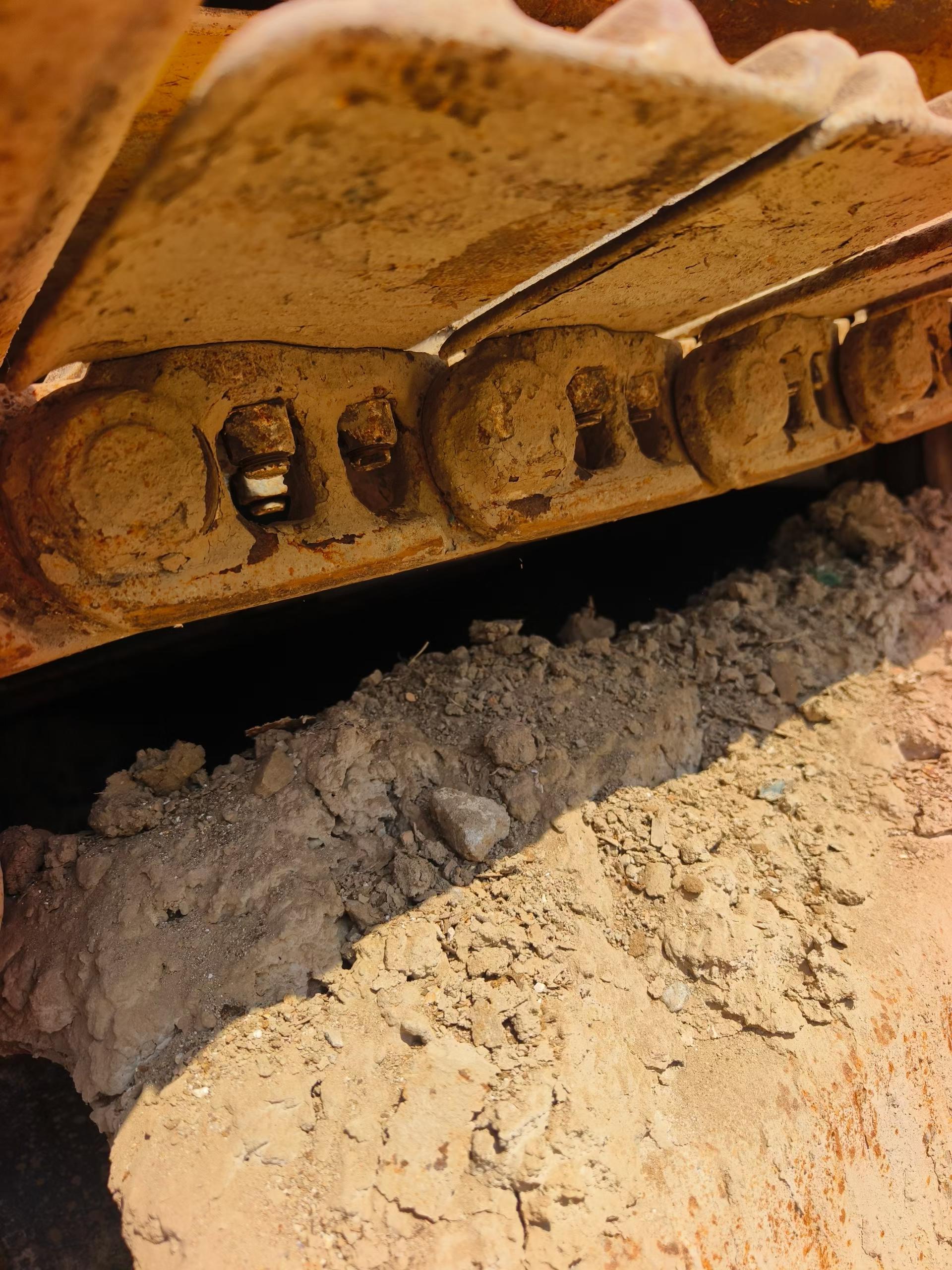 Buy Caterpillar 323D2L Used Excavator / 3 Buy Caterpillar 323D2L Used Excavator / 3