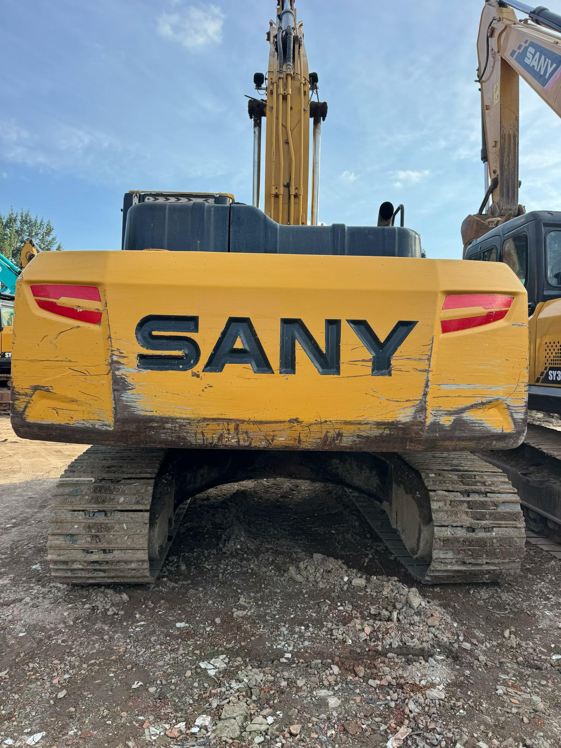 Buy Sany SY225C Used Excavator / 3 Buy Sany SY225C Used Excavator / 3