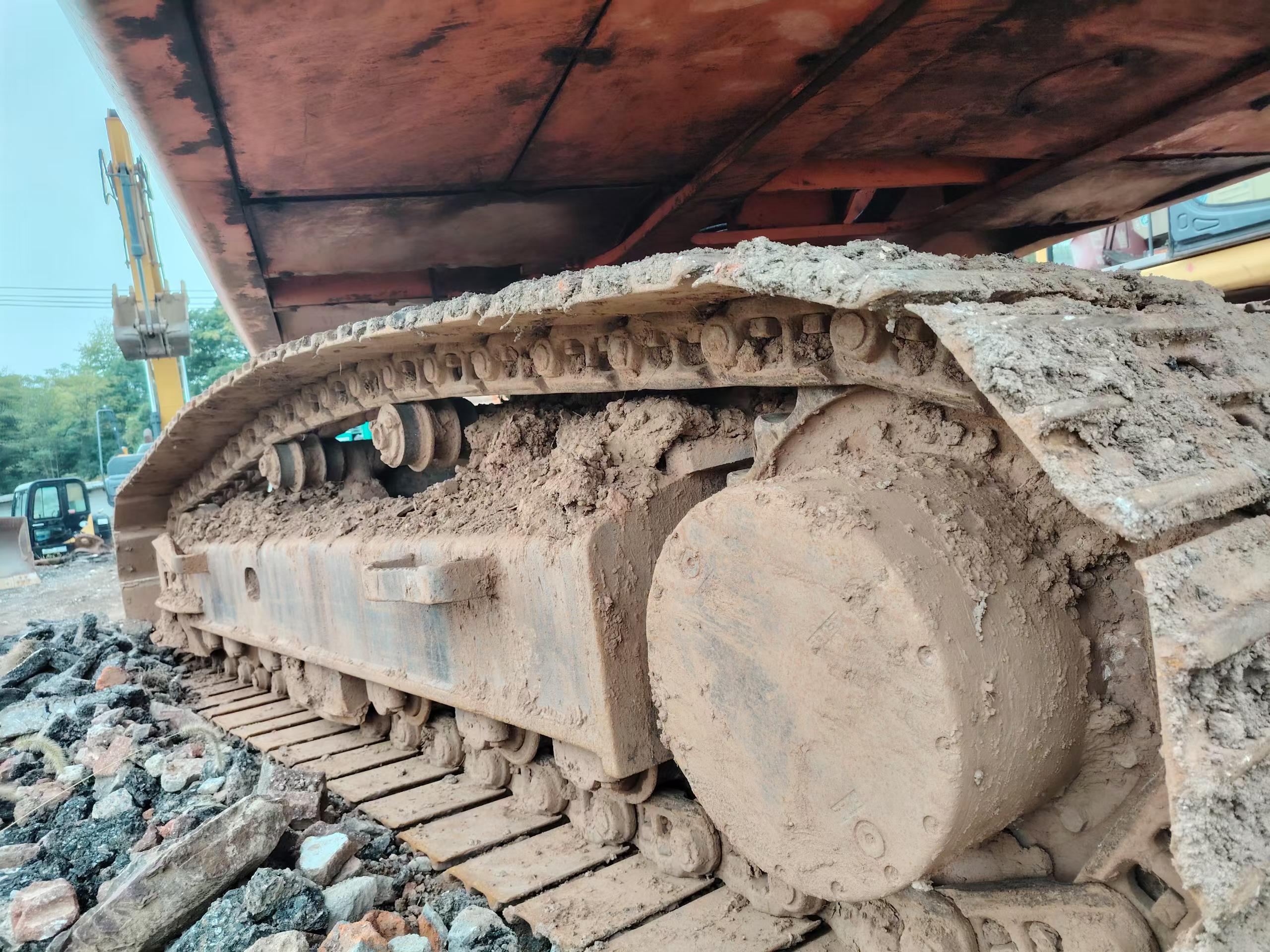 Buy Doosan DH215-7 Used Excavator / 3 Buy Doosan DH215-7 Used Excavator / 3