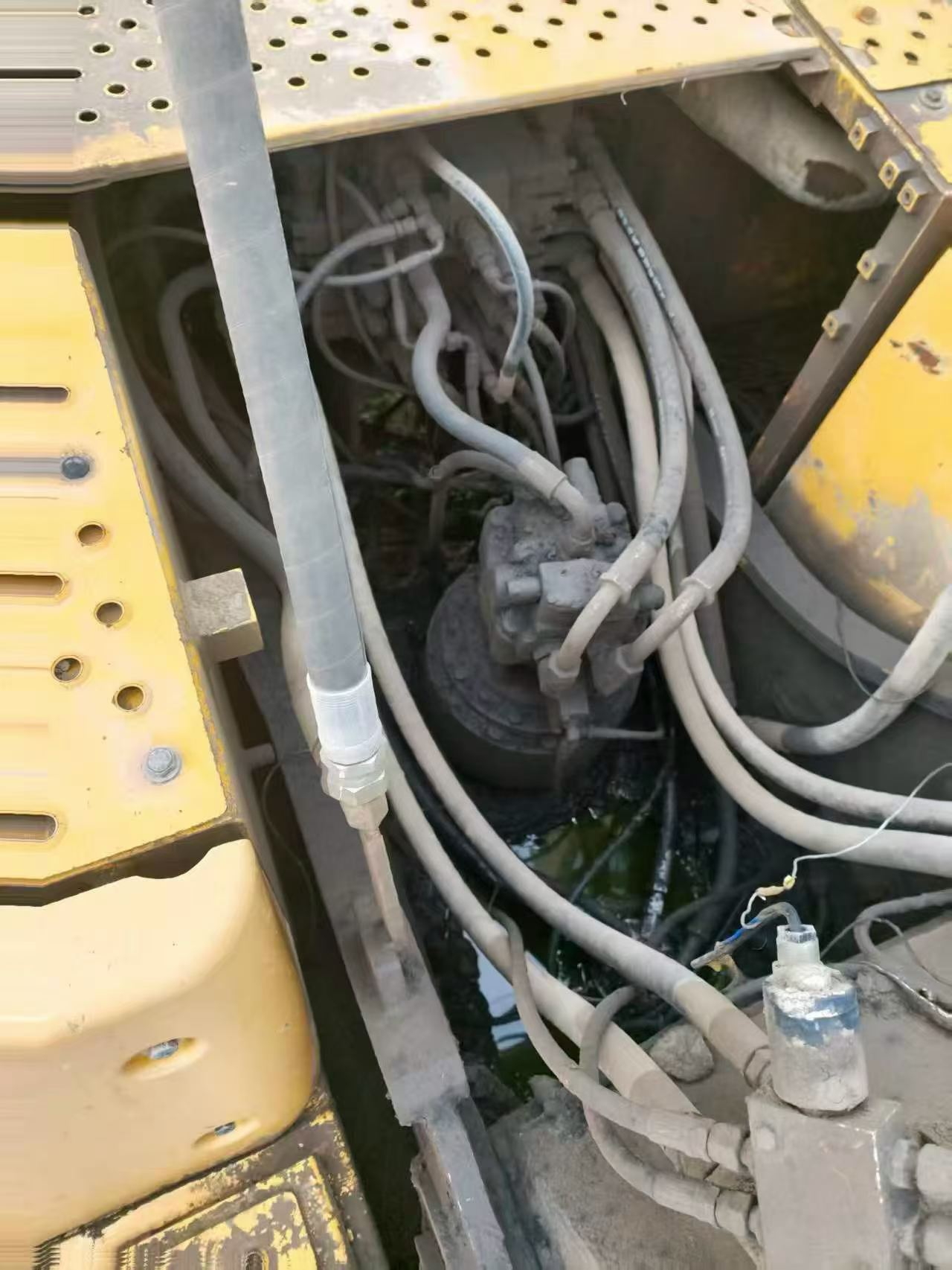 Buy Volvo EC210B Used Excavator / 4