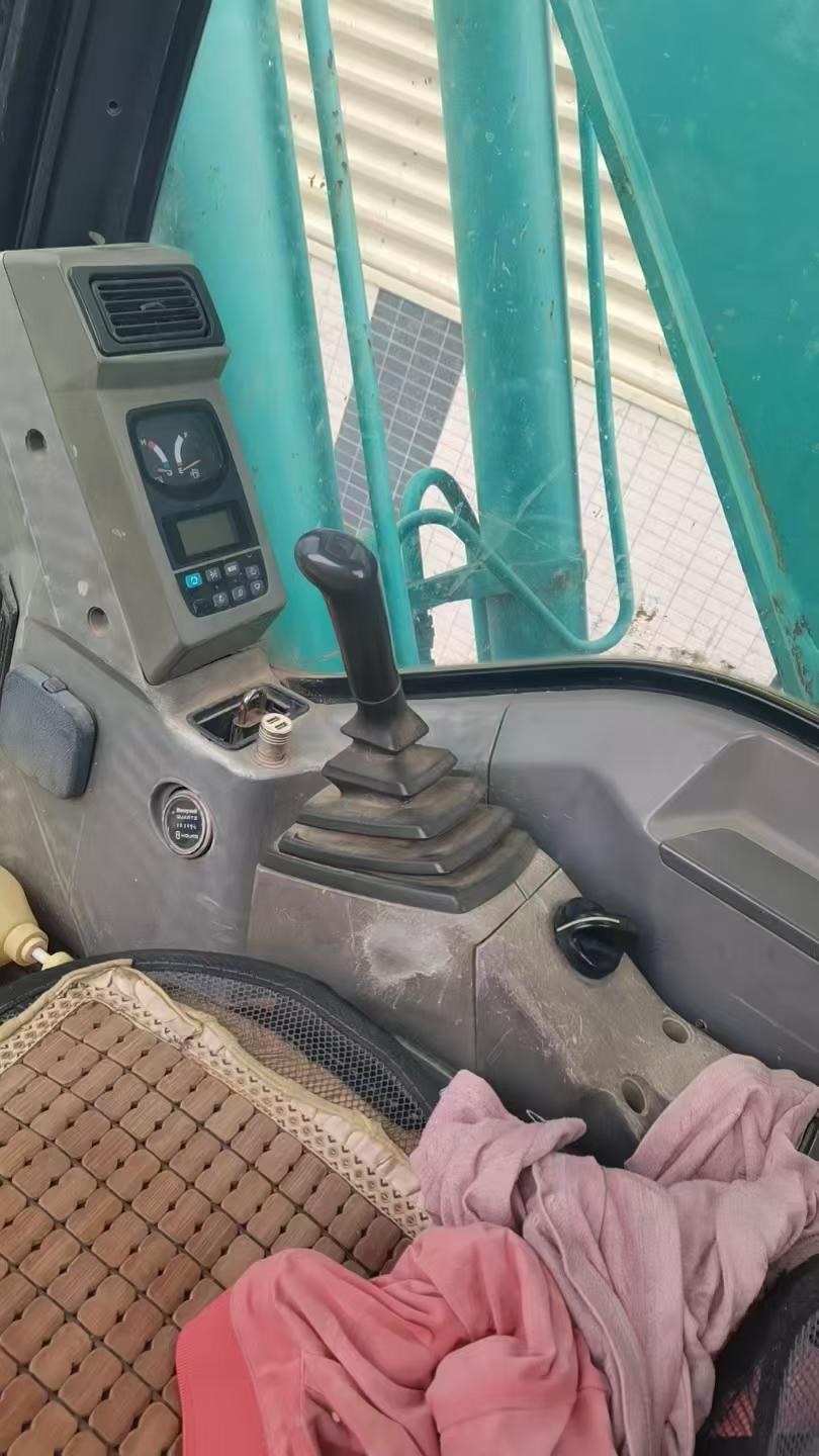 Buy Kobelco SK200-9 Used Excavator / 4 Buy Kobelco SK200-9 Used Excavator / 4