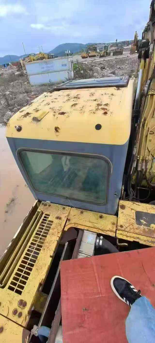Buy Komatsu PC130 Used Excavator / 3 Buy Komatsu PC130 Used Excavator / 3