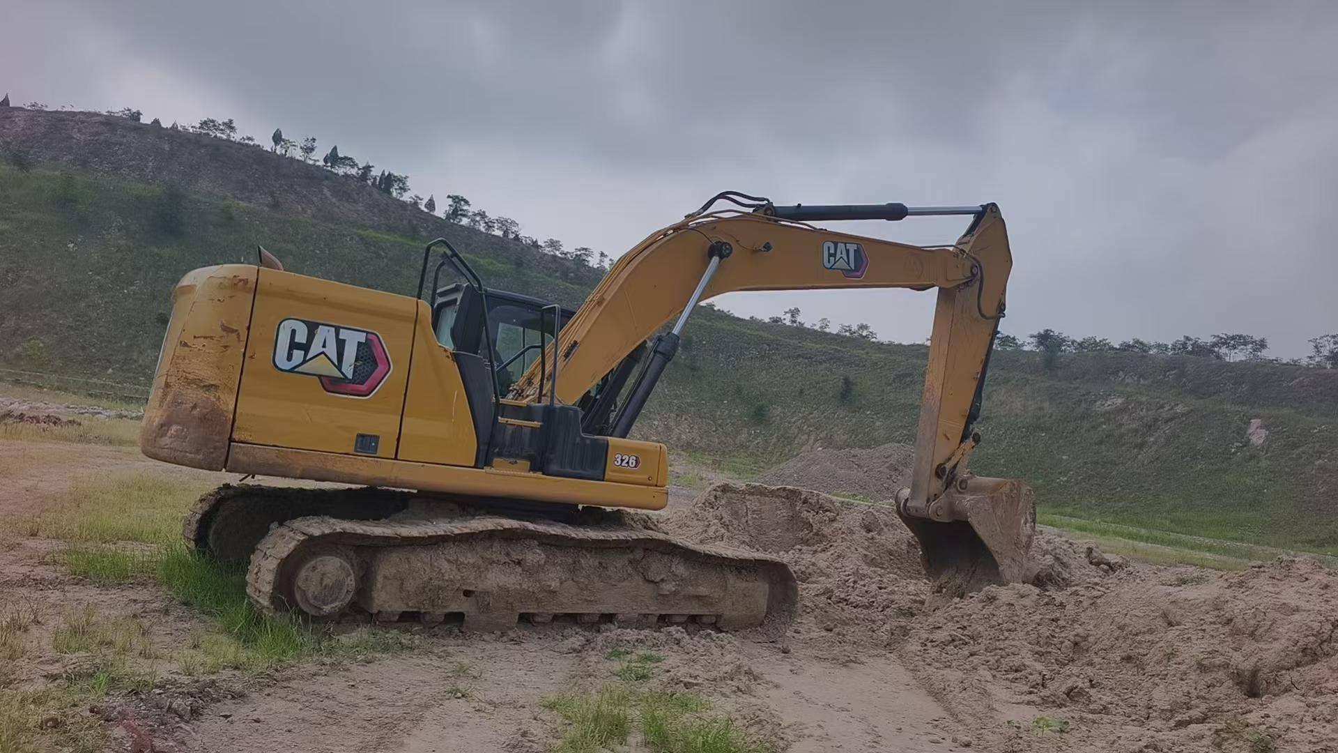 Buy Caterpillar 326DL Used Excavator / 1