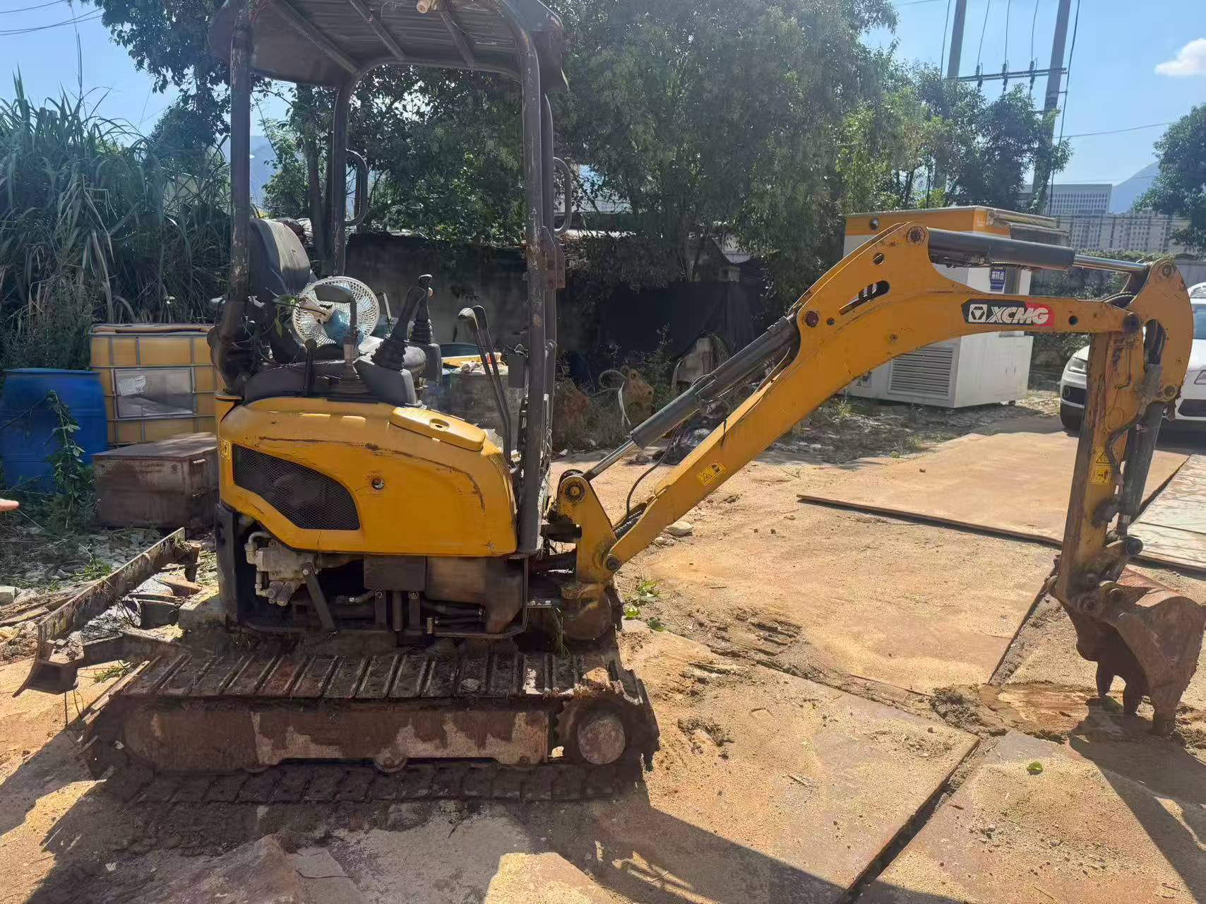 Buy XCMG XE17U Used Excavator / 2 Buy XCMG XE17U Used Excavator / 2