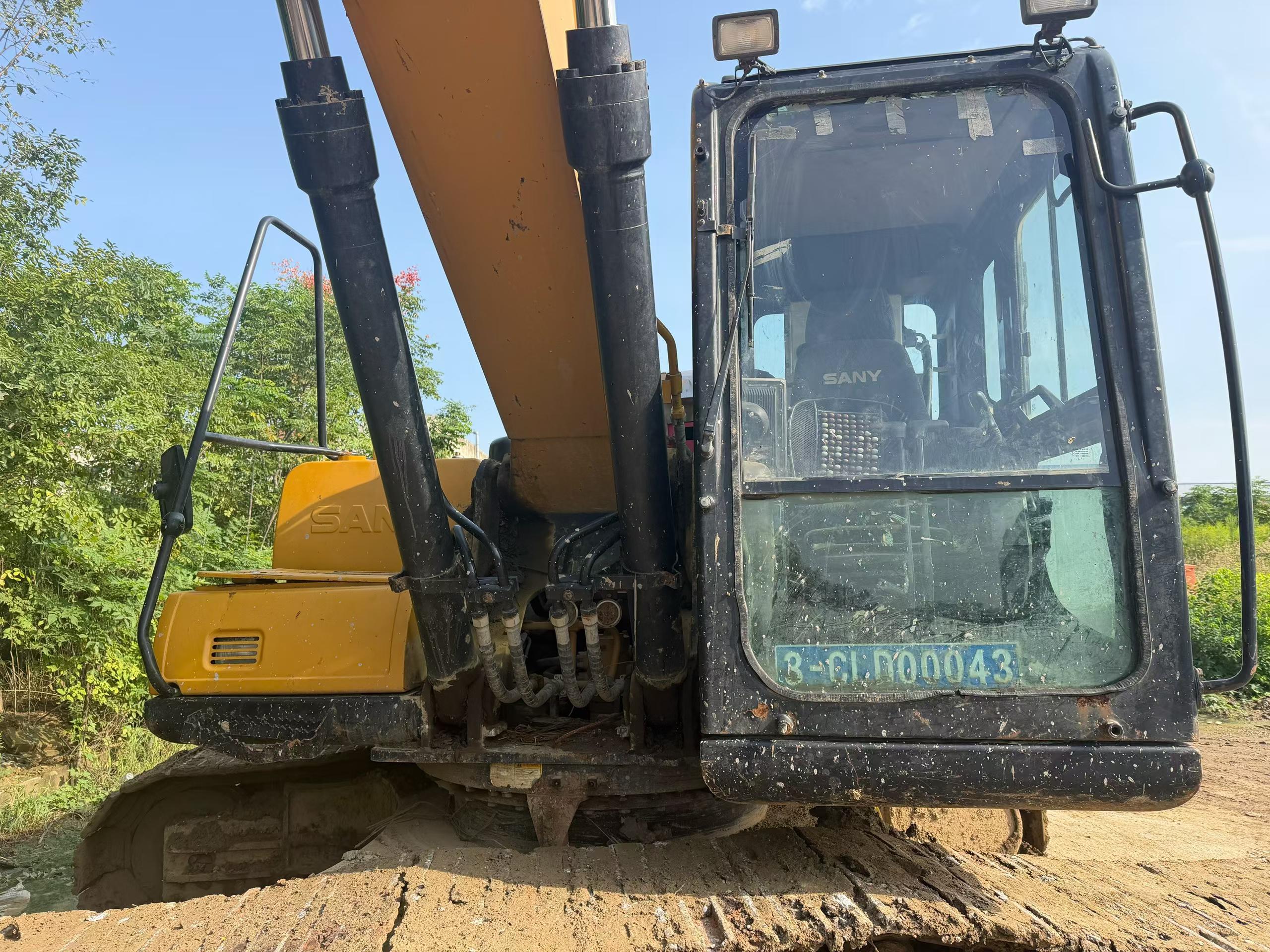 Buy Sany SY205C Used Excavator / 4 Buy Sany SY205C Used Excavator / 4