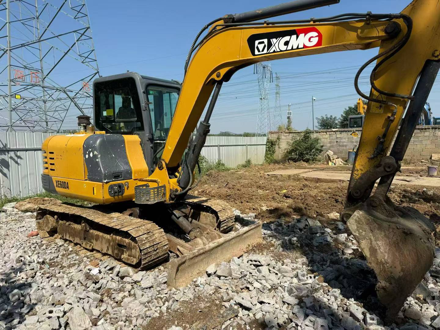 Buy XCMG XE60DA Used Excavator / 1