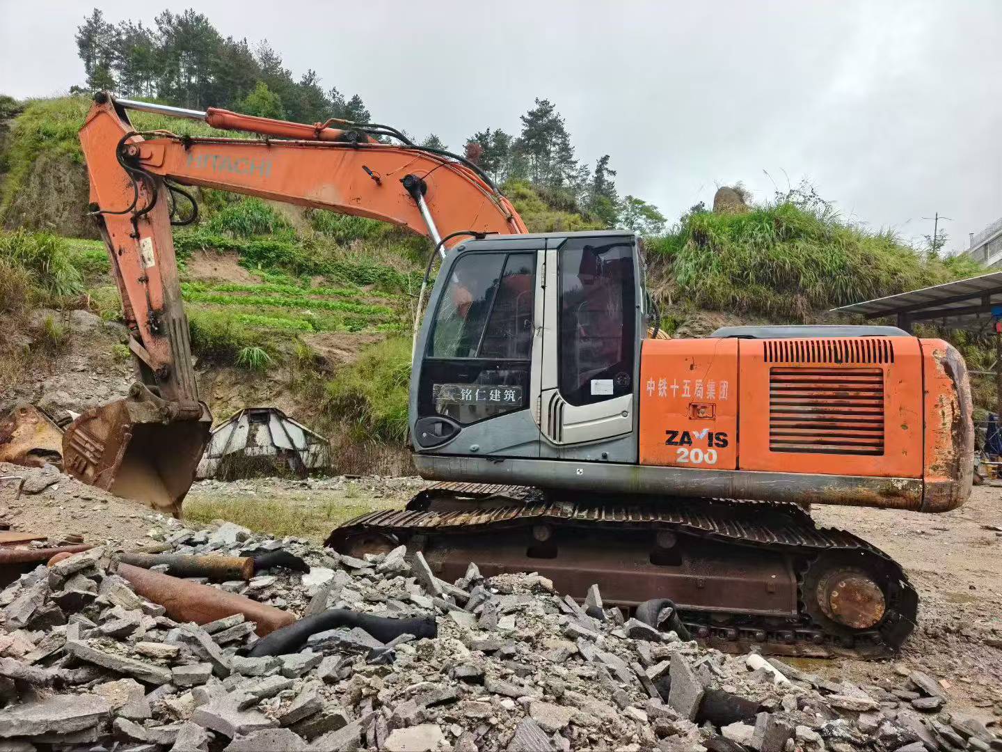 Buy Hitachi EX200 Used Excavator / 2