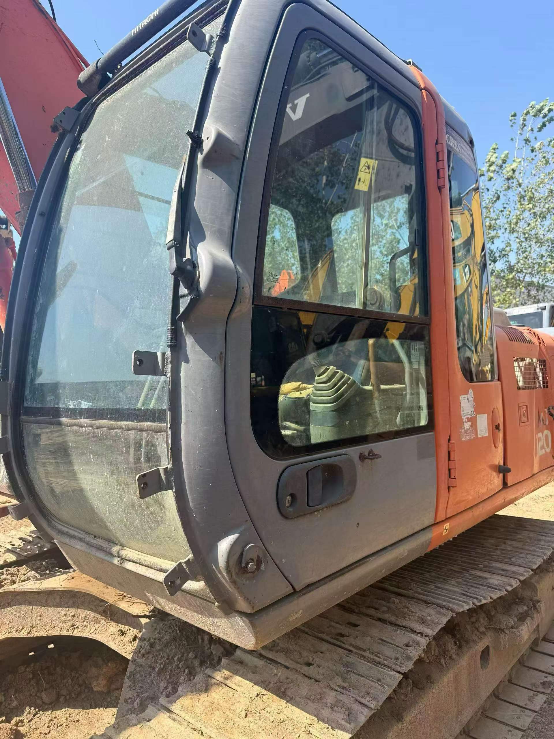 Buy Hitachi EX120-6 Used Excavator / 9
