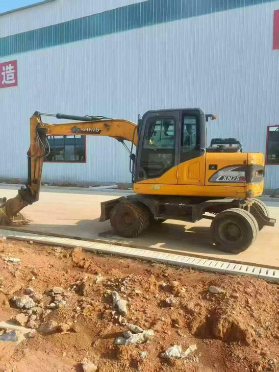 Buy Yanmar B5 Used Excavator / 1