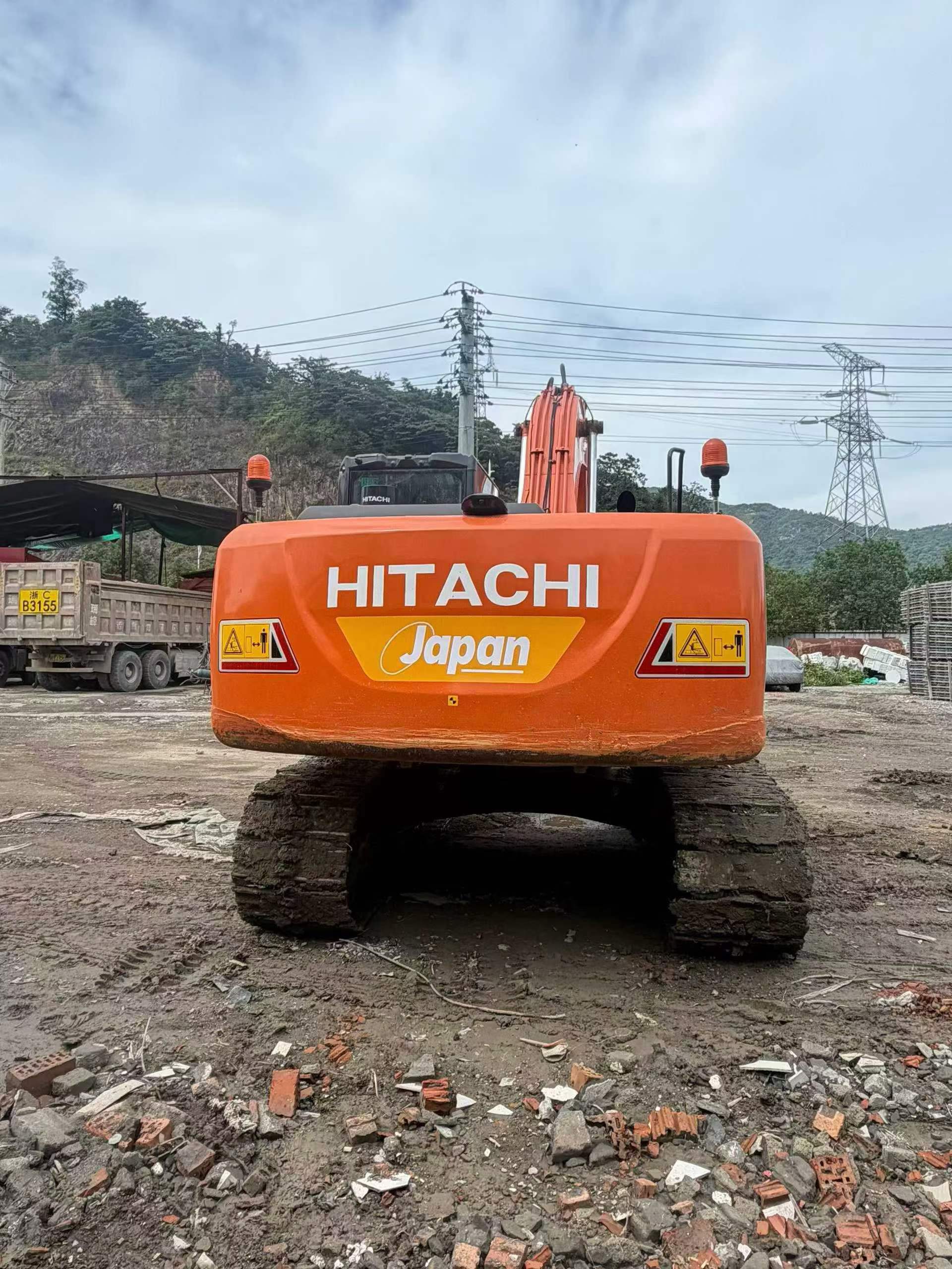Buy Hitachi ZX200-5G Used Excavator / 7 Buy Hitachi ZX200-5G Used Excavator / 7