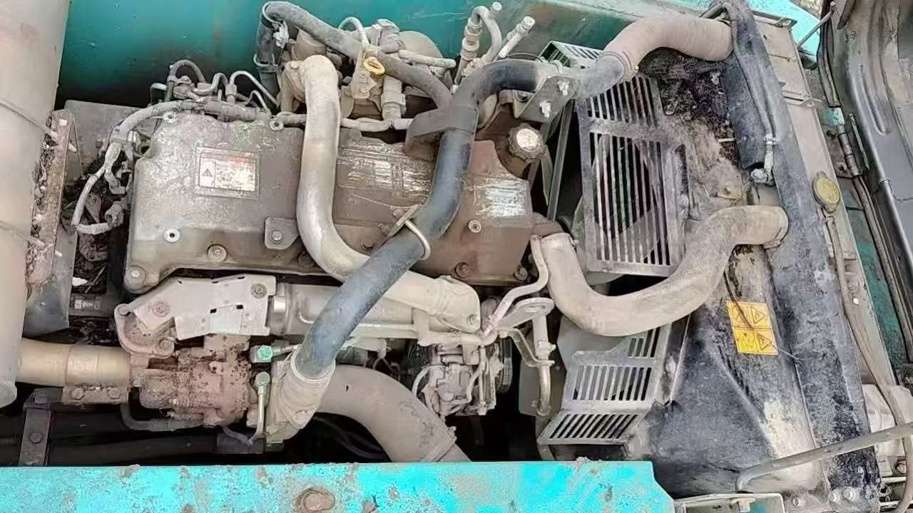 شراء حفارة Kobelco SK210LC-8 مستعملة / 2