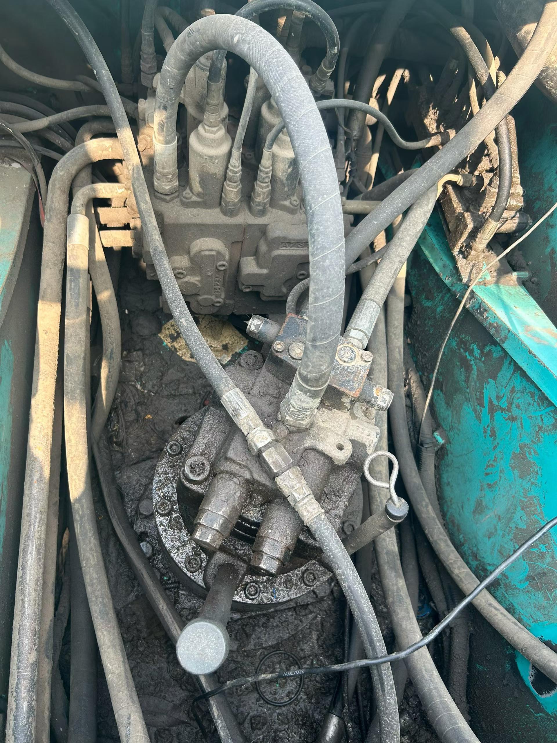 Buy Kobelco SK200-2 Used Excavator / 5 Buy Kobelco SK200-2 Used Excavator / 5