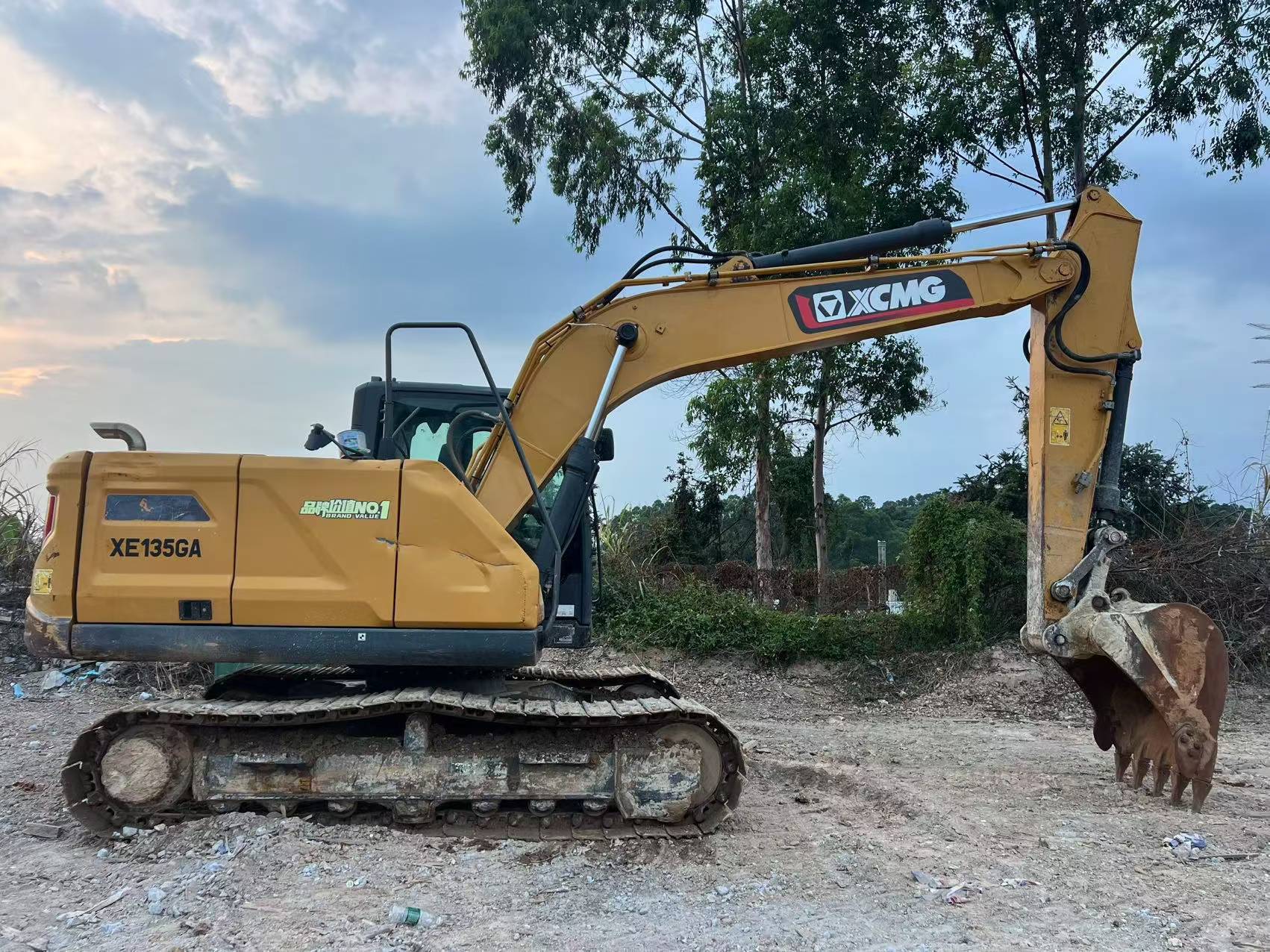 Buy XCMG XE135GA Used Excavator / 2 Buy XCMG XE135GA Used Excavator / 2