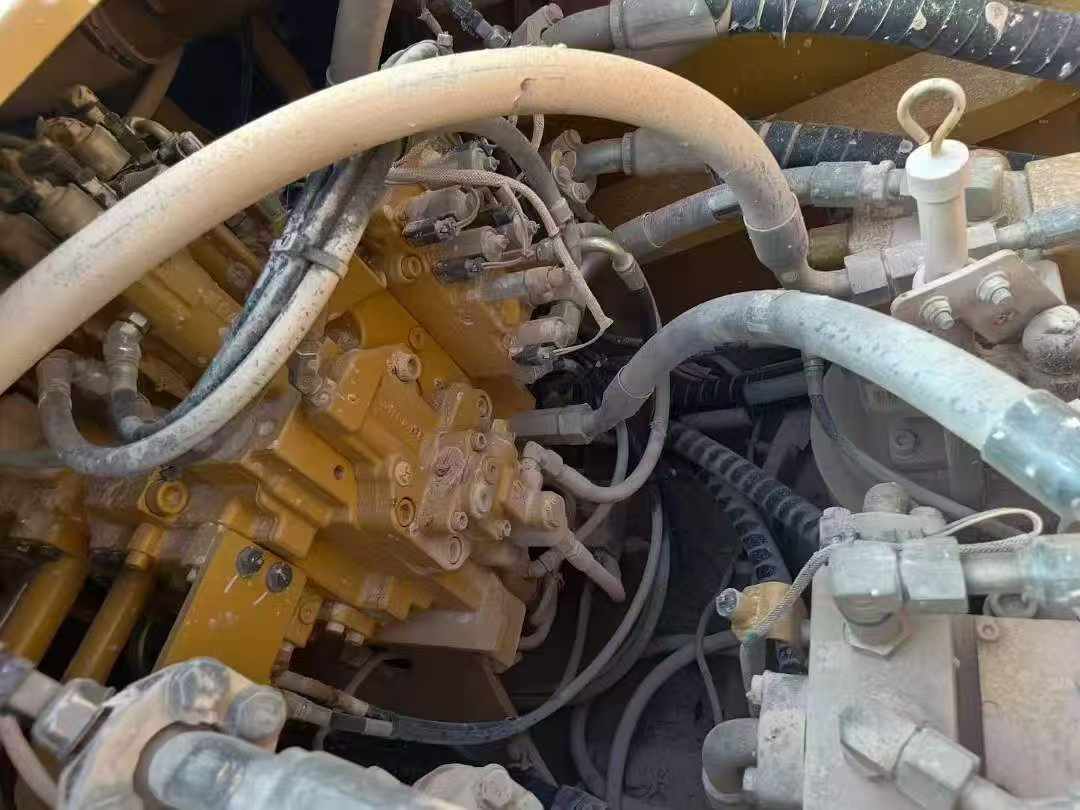 Buy Caterpillar CAT352 Used Excavator / 4 Buy Caterpillar CAT352 Used Excavator / 4