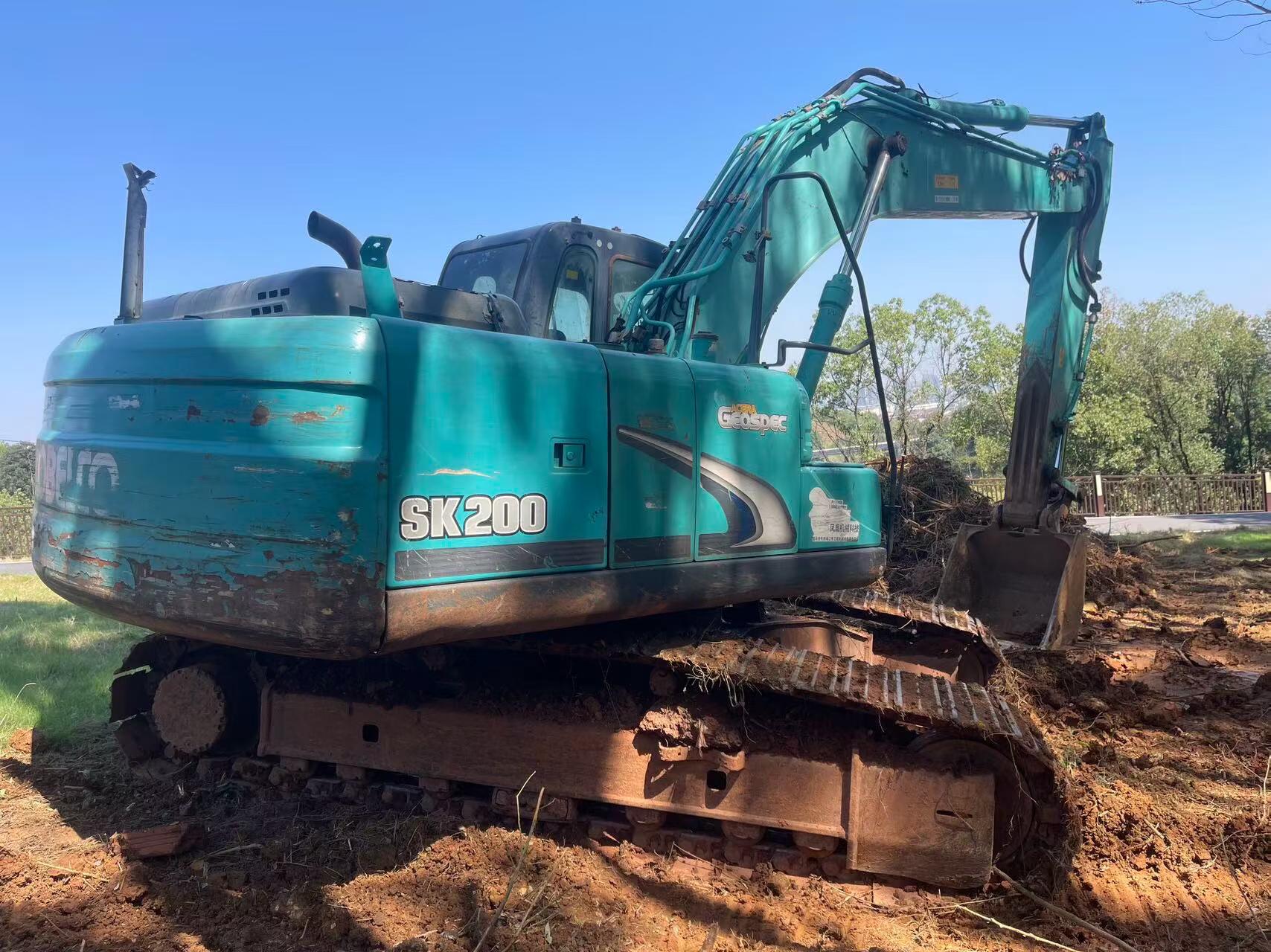 Buy Kobelco SK200-2 Used Excavator / 2 Buy Kobelco SK200-2 Used Excavator / 2