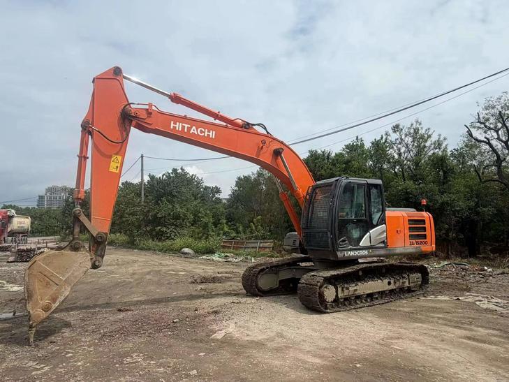 Buy Hitachi ZX200-5G Used Excavator / 1