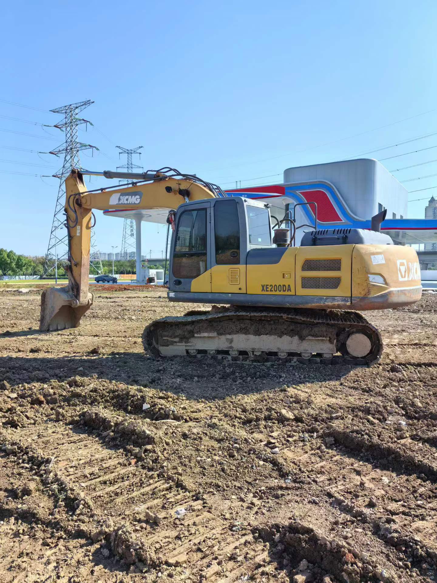 Buy XCMG XE200DA Used Excavator / 2 Buy XCMG XE200DA Used Excavator / 2