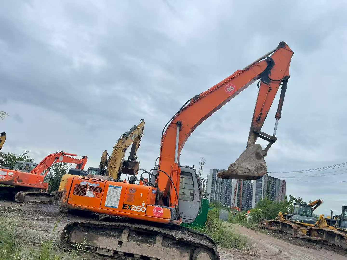 Buy Hitachi EX200-5 Used Excavator / 1