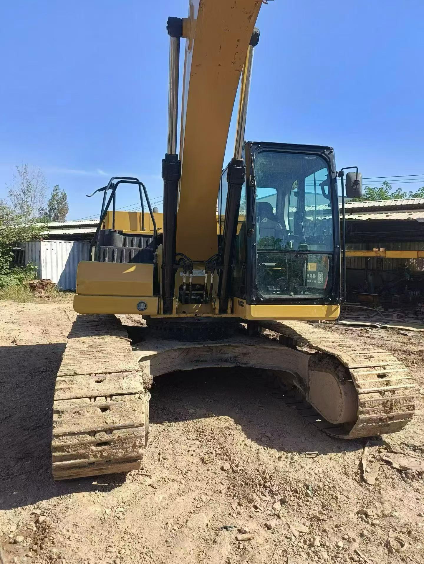 Buy Caterpillar 323 Used Excavator / 3 Buy Caterpillar 323 Used Excavator / 3