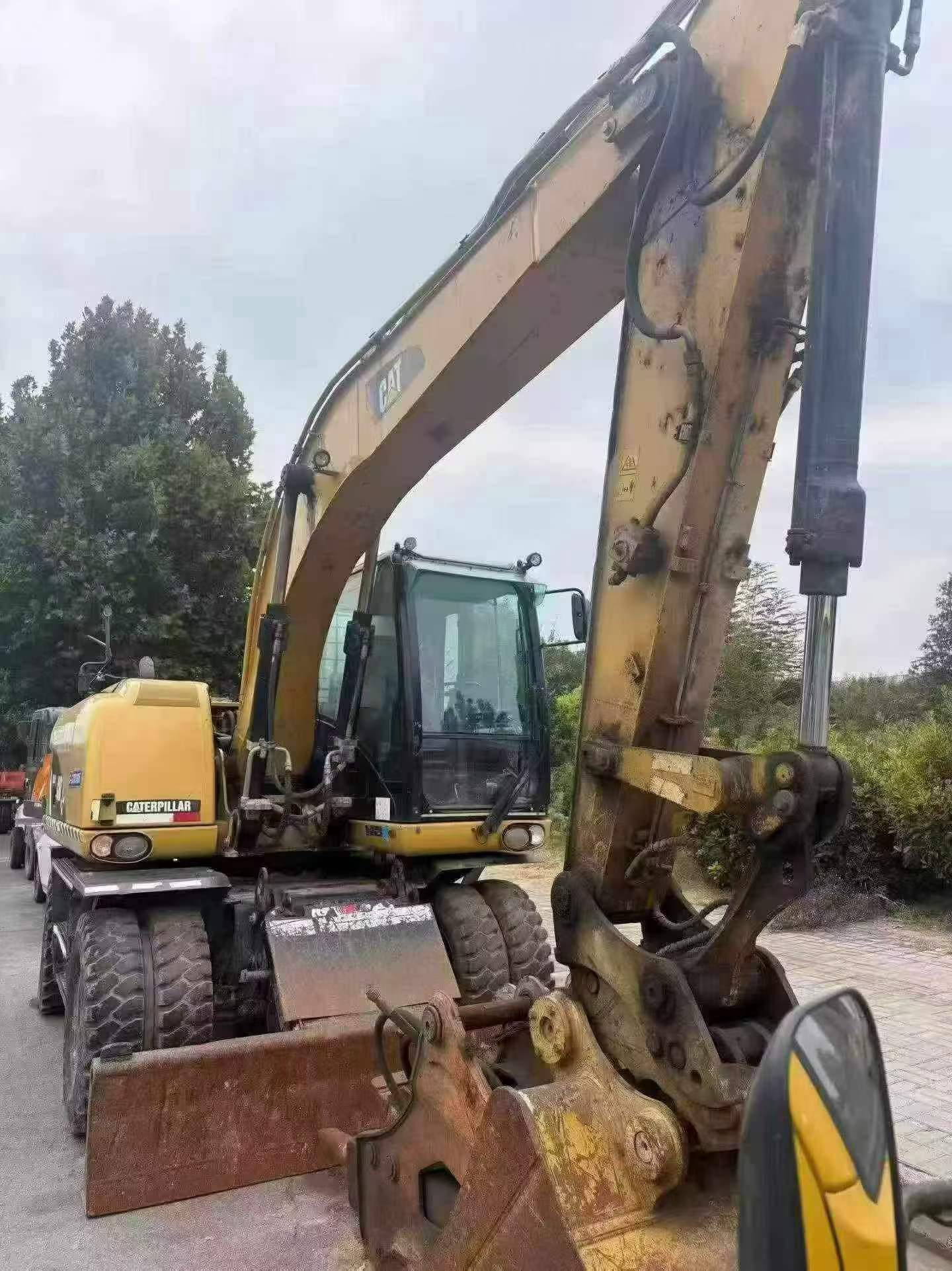 Buy Caterpillar CT150-8 Used Excavator / 1
